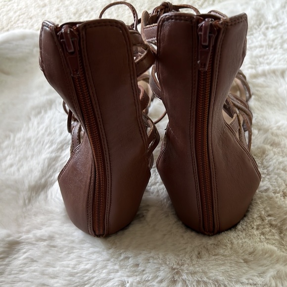 Bleecker and Bond sandals. Size 8.5 - Picture 3 of 5